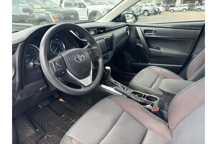 $10194 : Toyota Corolla 2017 LE 4dr S image 3