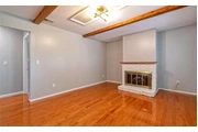$2000 : Modern 3 bedroom and 2 bath thumbnail