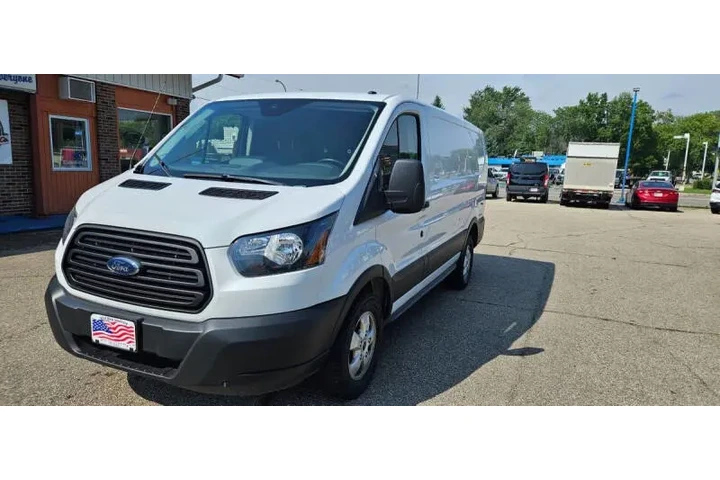 $17990 : 2019 Transit 250 image 3