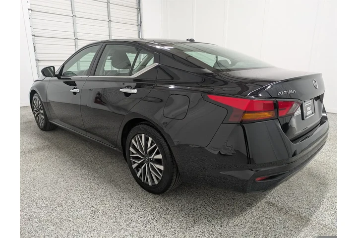 $21897 : Nissan Altima 2024 2.5 SV 4d image 6