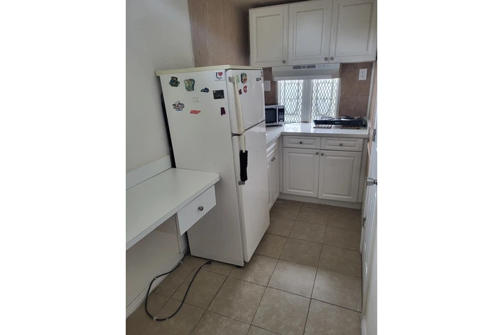 $1250 : Rento efficince grande image 4