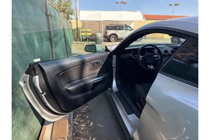 $17932 : Ford Mustang 2019 EcoBoost 2 image 4