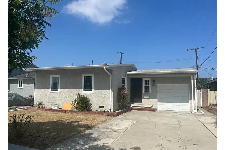 $2270 : spacious, open living home image 1