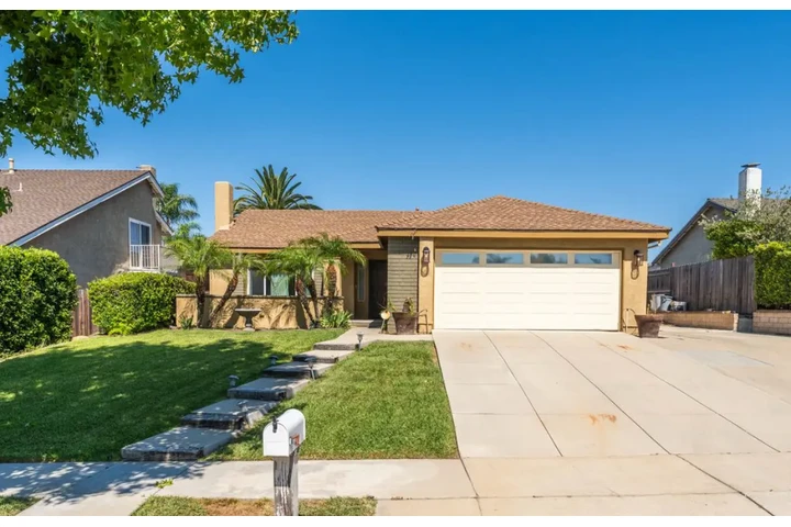 $2480 : 3 Bedroom Home in Inglewood image 1