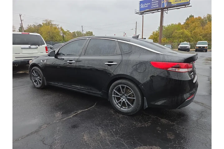 $8750 : 2018 Optima LX image 3