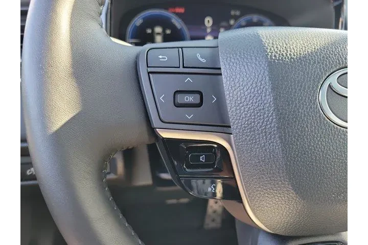 $37349 : Toyota Camry 2025 SE 4dr Sed image 5