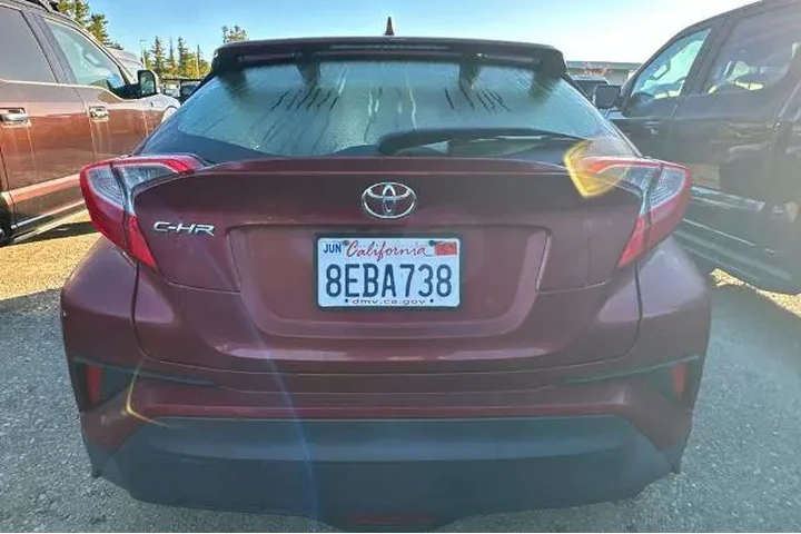 $16241 : Toyota C-HR 2018 XLE 4dr Cro image 6