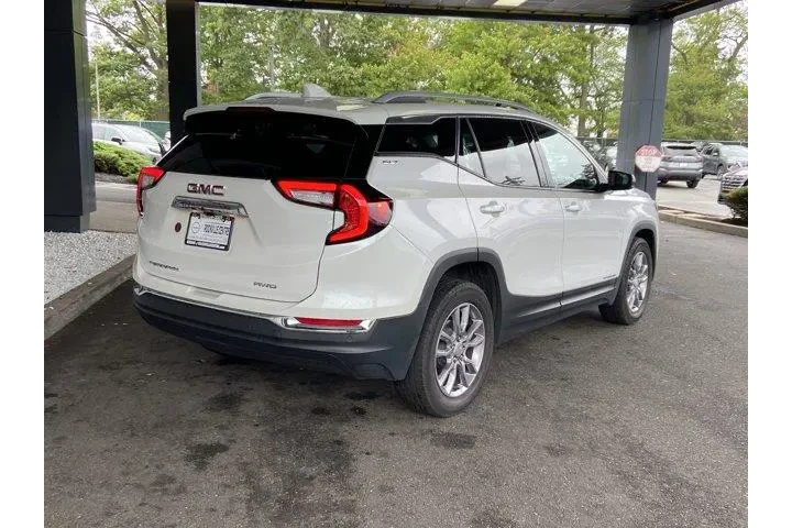 GMC Terrain 2022 AWD SLT 4dr image 5