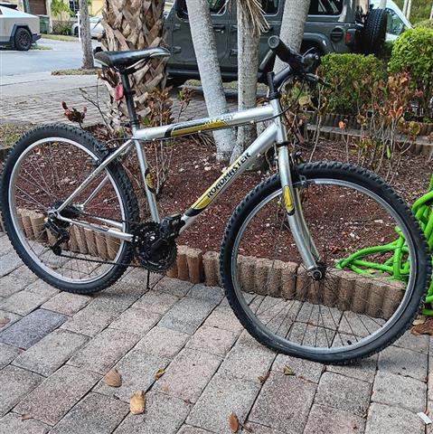 $150 : VENDO BICIS: ESTATICA Y NORMAL image 2