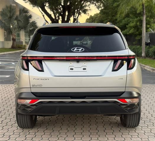 $15900 : Hyundai Tucson image 4