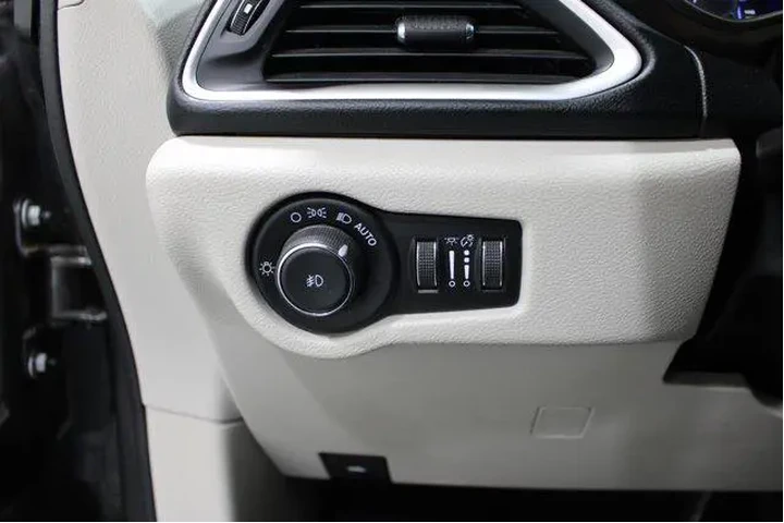 $13982 : Chrysler Pacifica 2017 Touri image 8