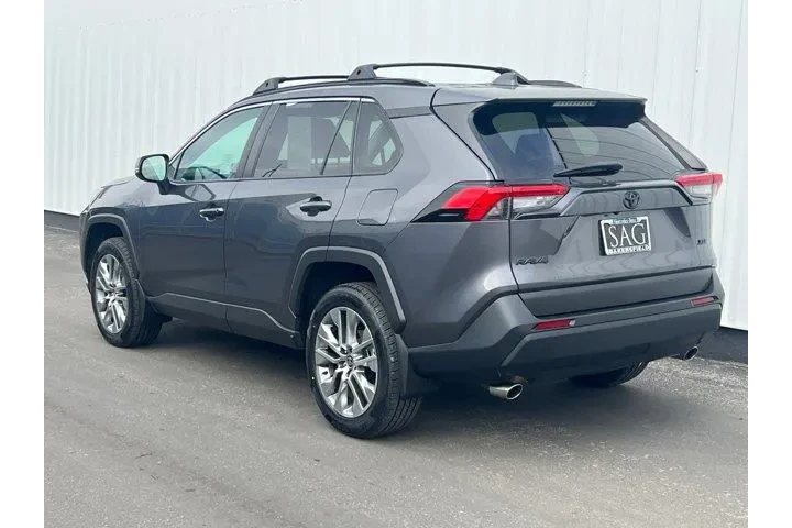 $28994 : Toyota RAV4 2022 XLE Premium image 4