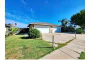 $1500 : Welcome to this 3-bedroom thumbnail