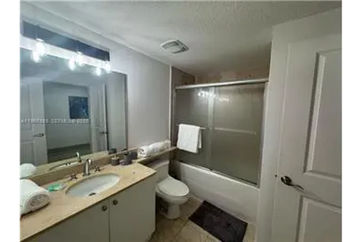 $5800 : Rental property with 2 bedro image 4