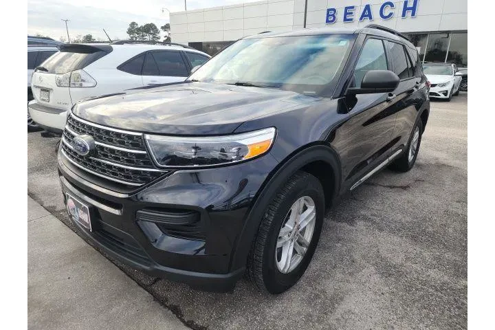 $28064 : Ford Explorer 2023 AWD XLT 4 image 2