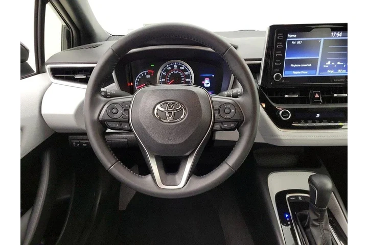 $23998 : Toyota Corolla Hatchback 202 image 10