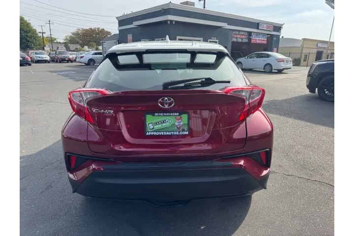 $12998 : 2018 C-HR XLE image 7
