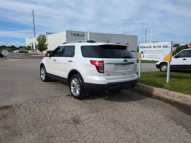 $12900 : 2015 Explorer XLT image 4