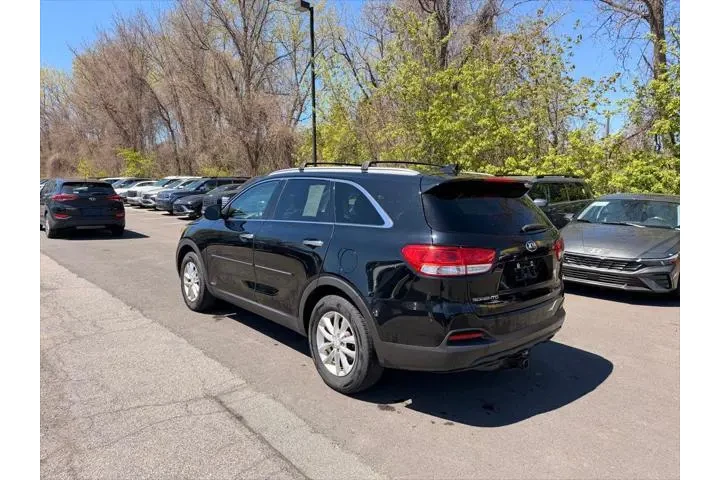 $12000 : Kia Sorento 2017 AWD LX 4dr image 6
