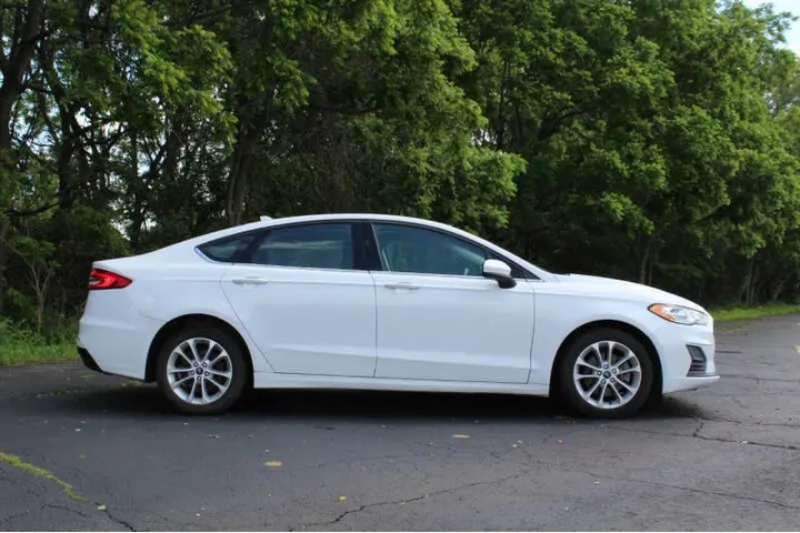 2019 Fusion Hybrid SE image 3