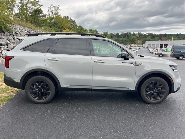 $28998 : PRE-OWNED 2022 KIA SORENTO S image 9