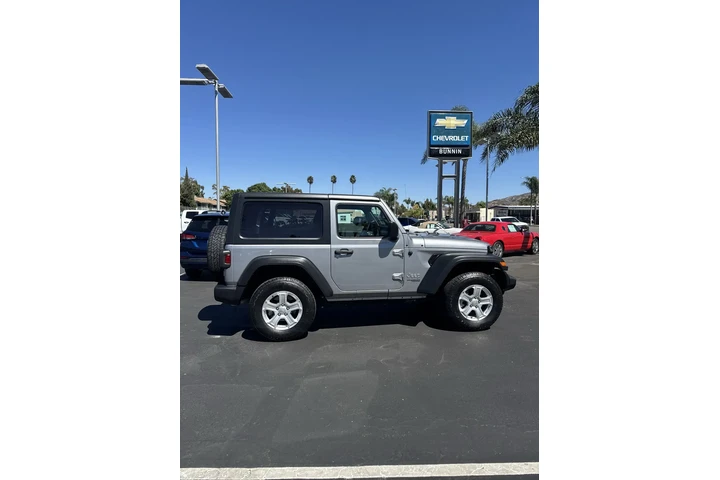 $27924 : Jeep Wrangler 2021 4x4 Sport image 2