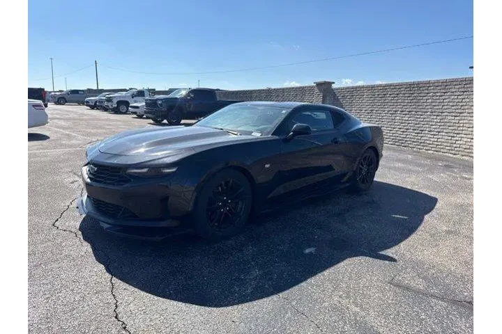 $26982 : Chevrolet Camaro 2021 LS 2dr image 3