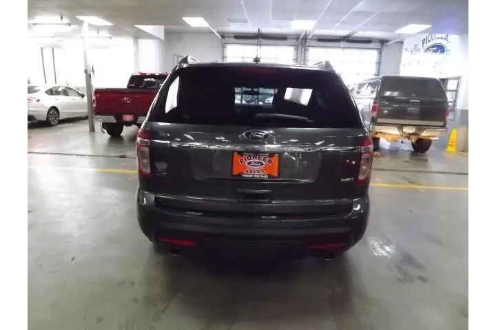 $10985 : Ford Explorer 2015 AWD XLT 4 image 4