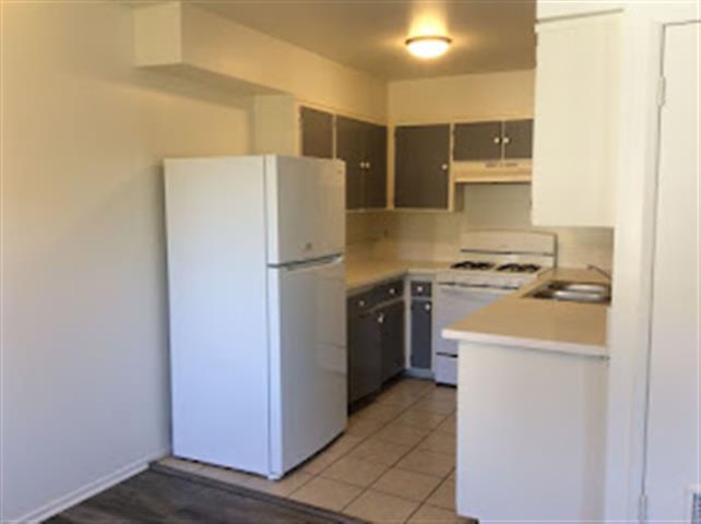 $2300 : SPACIOUS 2-BEDROOM/ 2-BATH. image 5