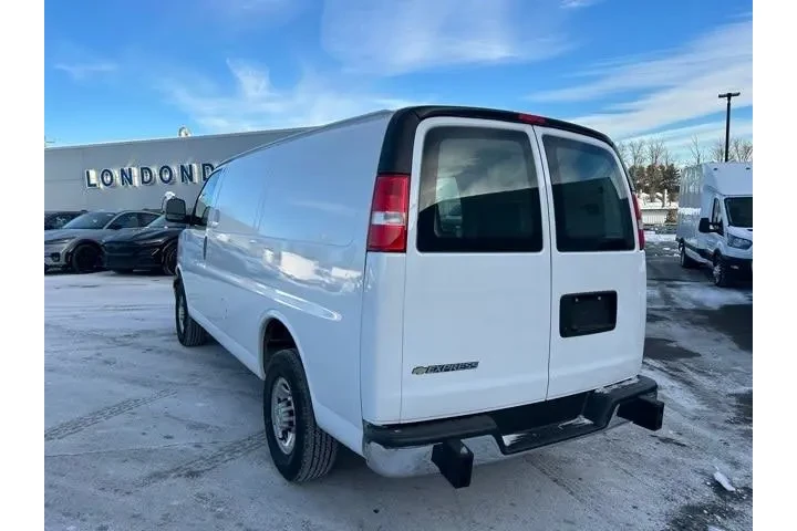 $30495 : Chevrolet Express 2024 2500 image 6