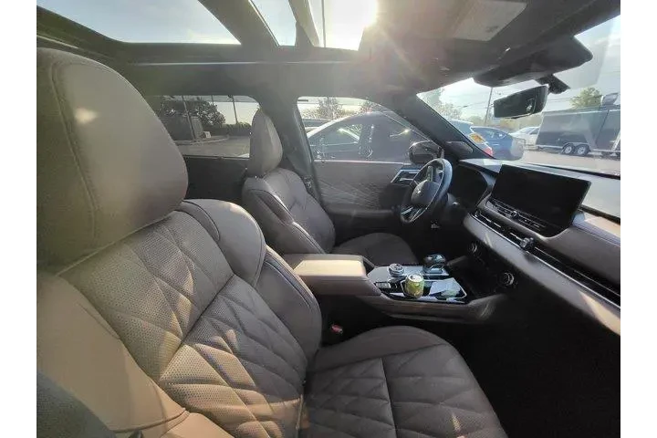 $35427 : Mitsubishi Outlander 2025 SE image 8