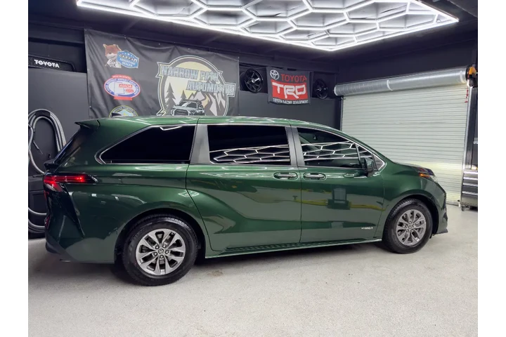 $20995 : 2021 Sienna image 2