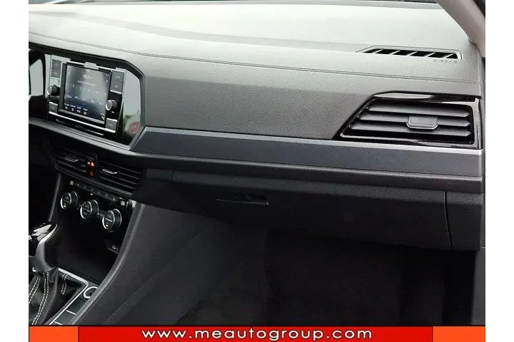 $19704 : Volkswagen Jetta 2024 SE 4dr image 9
