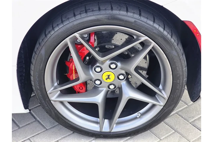 $499995 : Ferrari F8 Spider Base image 6