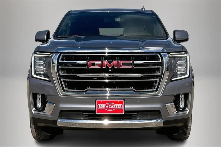 GMC Yukon 2022 4x2 SLT 4dr S image 3