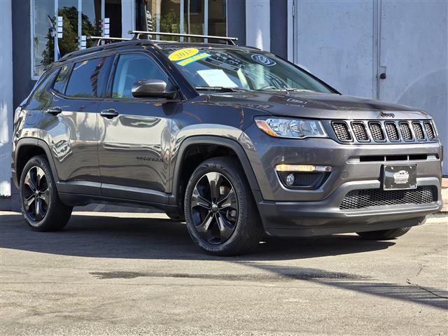 2018 JEEP COMPASS LATITUDE image 1