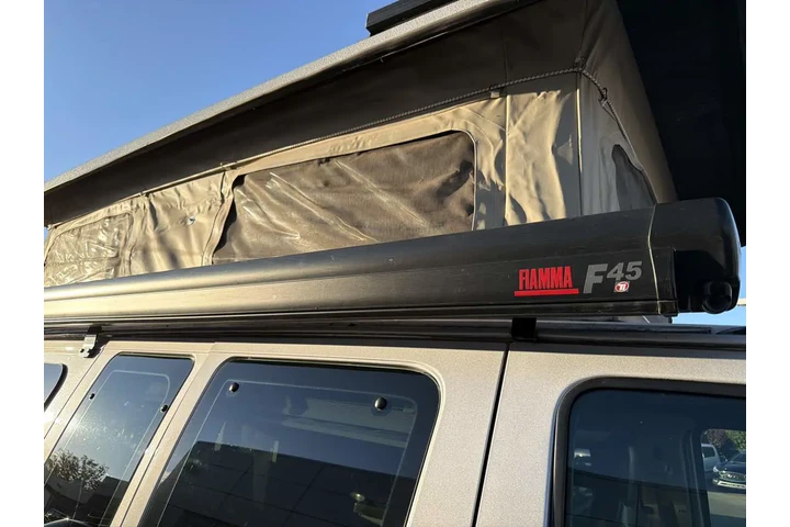 $89910 : 2010 Econoline Cargo Van Comm image 1