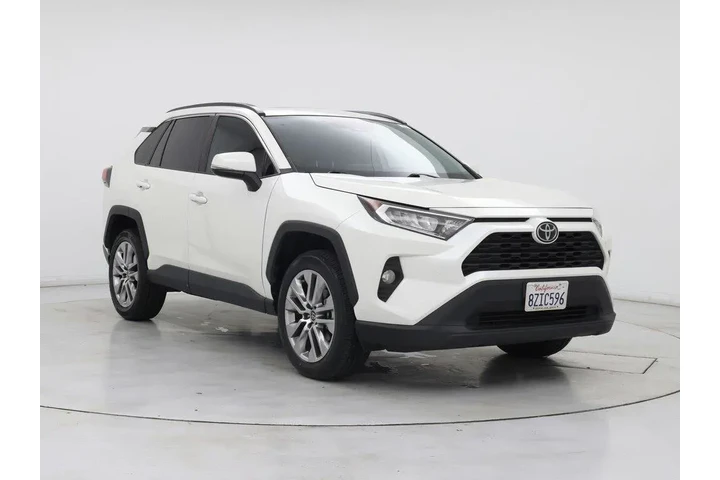 $26998 : Toyota RAV4 2021 XLE Premium image 1