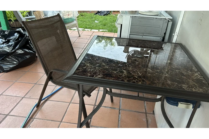 $40 : Juego de mesa y silla de patio image 2
