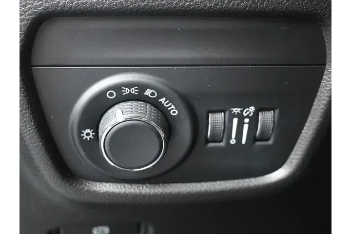 $26400 : Jeep Grand Cherokee 2023 4x4 image 9