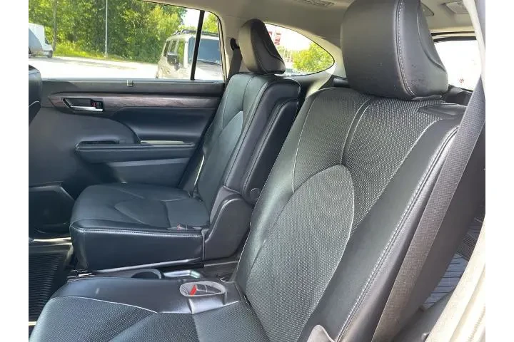 $32845 : Toyota Highlander 2022 AWD L image 8