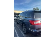 $35990 : Lincoln Navigator 2019 4x4 R thumbnail