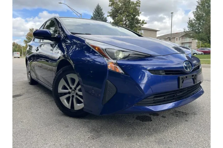 $15991 : 2017 Prius Three image 3
