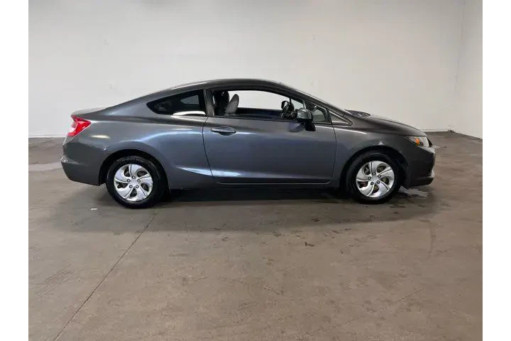 $12493 : Honda Civic 2013 LX 2dr Coup image 2
