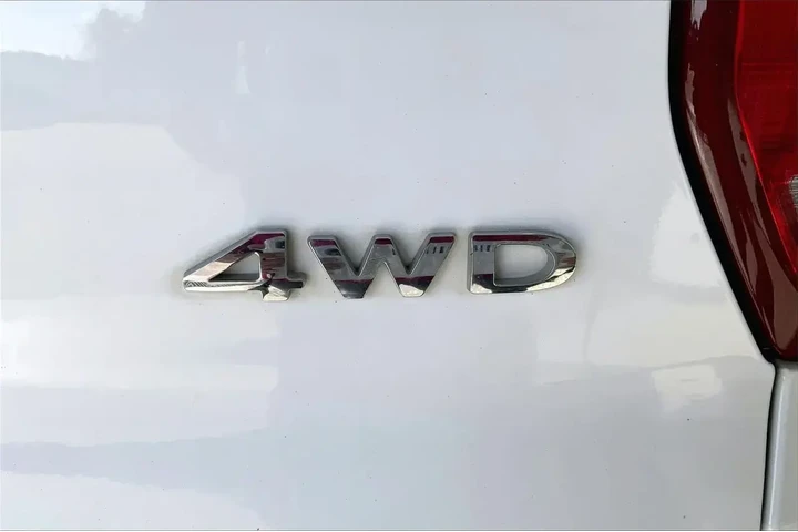 $15682 : Ford Explorer 2017 XLT 4dr S image 3