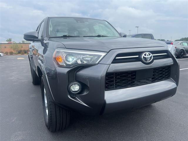 $36315 : PRE-OWNED 2023 TOYOTA 4RUNNER image 10