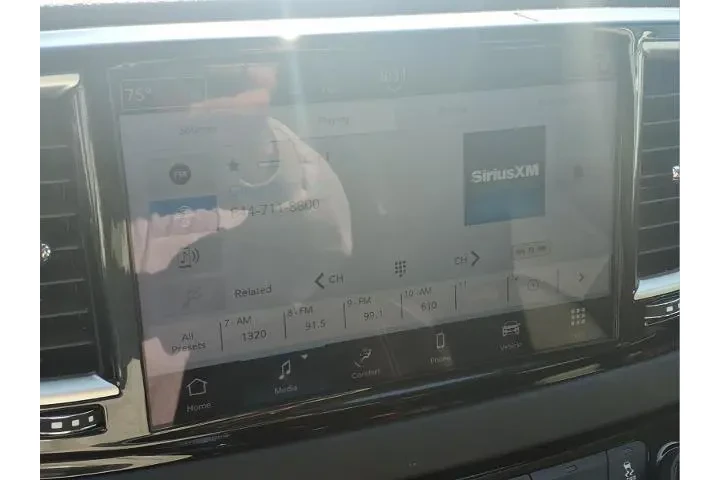 $27406 : Chrysler Pacifica 2024 Touri image 5