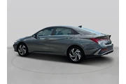 $18490 : Hyundai ELANTRA 2024 SEL 4dr thumbnail