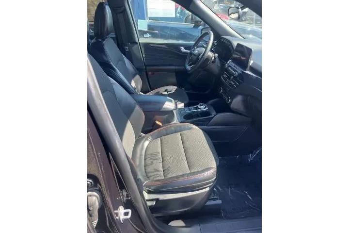 $24988 : Ford Escape 2023 AWD ST-Line image 6