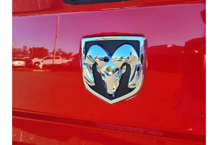 $27220 : Ram 1500 Classic 2019 4x4 La image 7